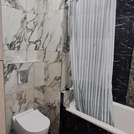 Airport 24/24!!! Parking, Taxi. Apartamento